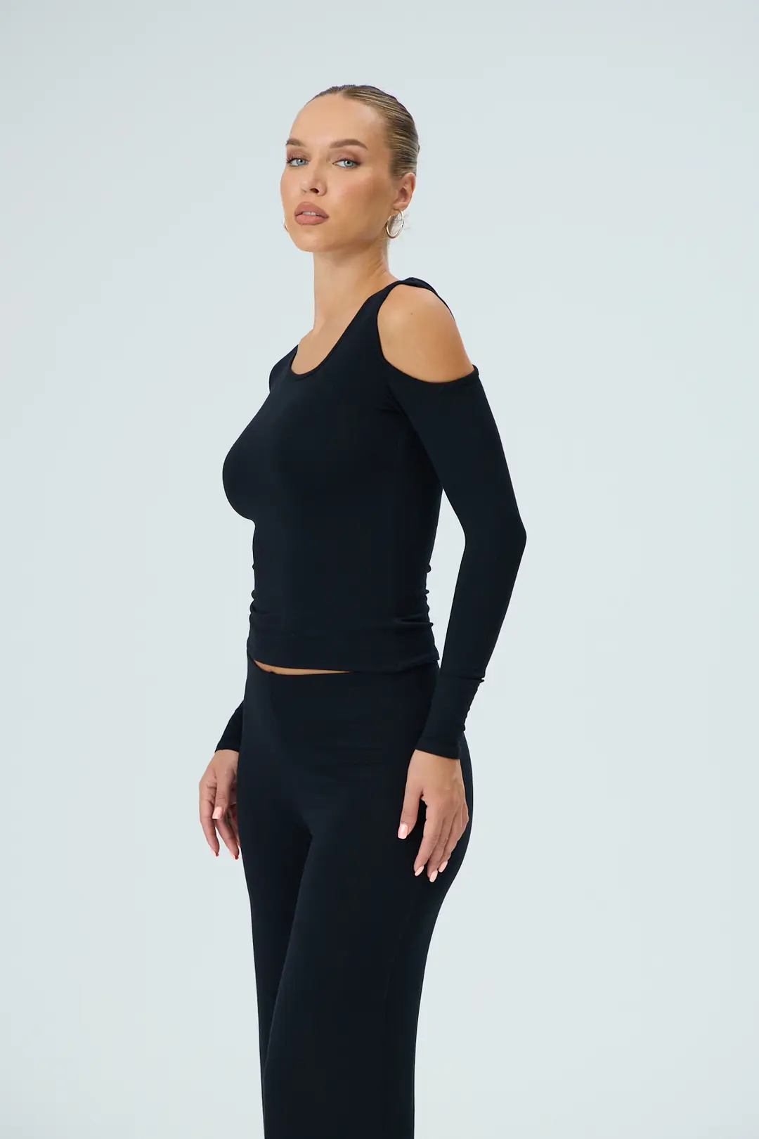 NOLA - KÖŞELİ ÇAPRAZ YAKA OMUZ DETAYLI T-SHIRT — 3