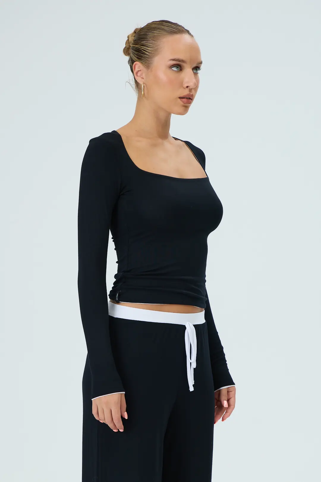 HELEN DUAL - ÇİFT TARAFLI & ÇİFT RENKLİ KARE YAKA UZUN KOL T-SHIRT — 5