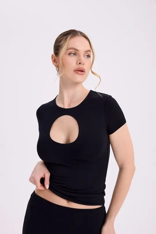 Elora - Cut Out Detaylı Top